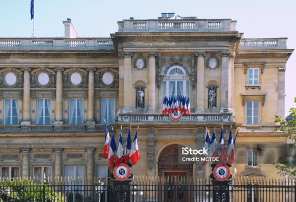 VU DE BAKOU: LA FRANCE VEUT RENOUER AVEC L’AZERBAÏDJAN, ALORS POURQUOI PARIS OUVRE-T-IL UN NOUVEAU FRONT ?