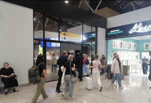 MOSCOU DANS LE CHAOS VENDREDI DERNIER: TOUS LES AÉROPORTS FERMÉS, DES VOLS RETARDÉS POUR BAKOU…NOMBREUX AUTRES SITES TOUCHÉS DANS LE PAYS