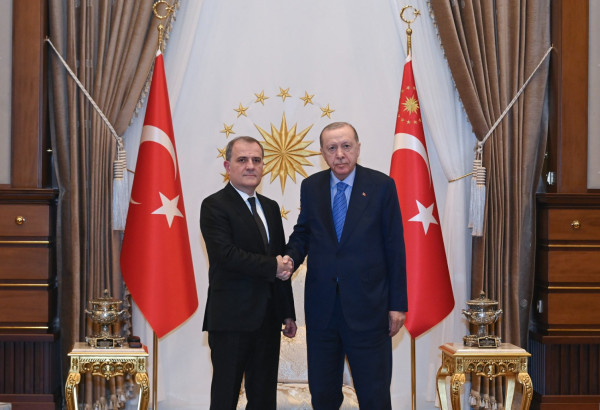 AZERBAÏDJAN-TURQUIE : DJEYHOUN BAÏRAMOV ET RECEP TAYYIP ERDOGAN ÉVOQUENT LE RENFORCEMENT DES LIENS D’ALLIANCE